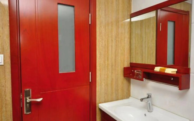 Junyi chain hotel (Qihe Yangguang Road store)