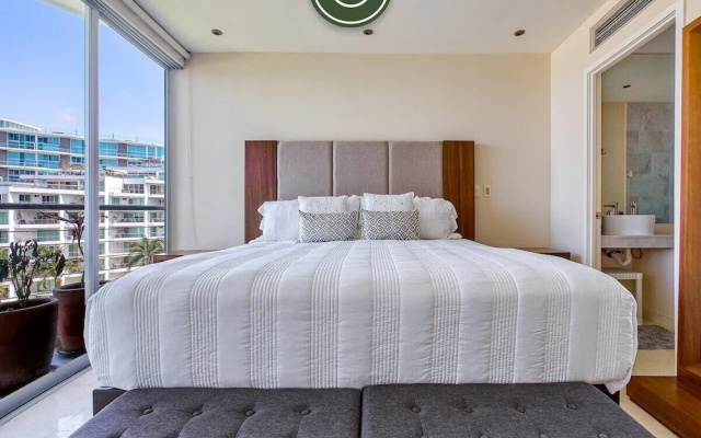 Oceanview 2 BR Condo - Beachclub - Pool - Ocean