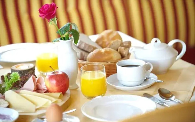 Hong Kong Plaza Service Apartment