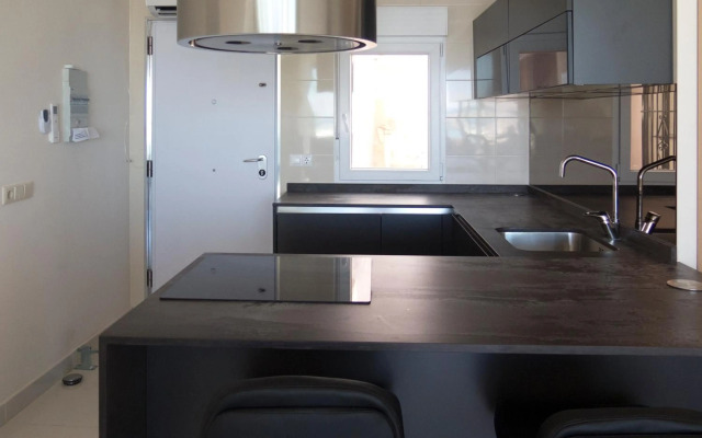 First Line P. Banus Sleeps 4