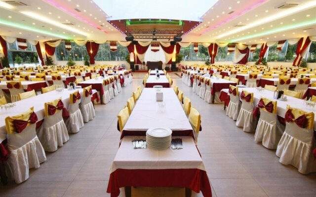 Grand De-liban Hotel