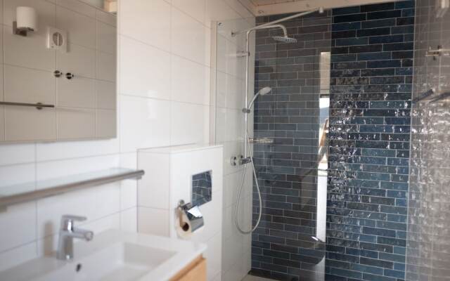 Trendy Lodge With Dishwasher Near the Sea