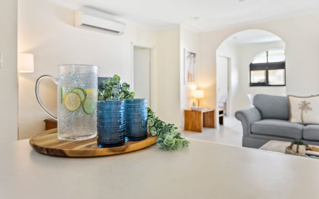 Salt Sand Retreat 1BR Resort Spa – Guest Rooms – Cairns