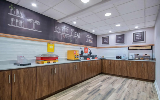 Hampton Inn East Aurora