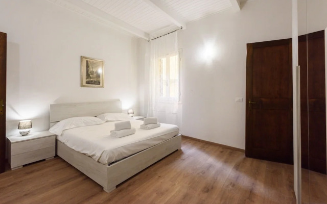 Uffizi 3 bedrooms by Mmega