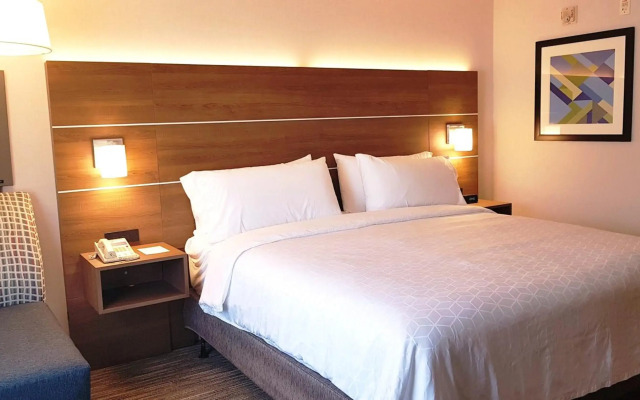 Holiday Inn Express & Suites Surrey by IHG