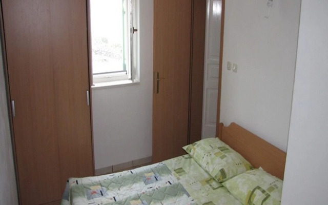 Branko - Large Terrace - H