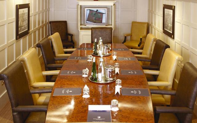 Bush Hotel Farnham