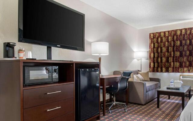 Lexington Inn and Suites