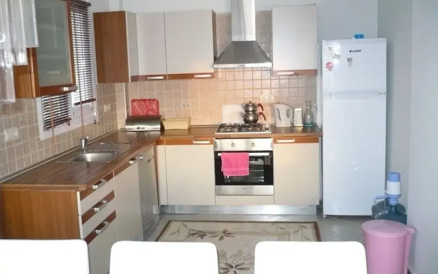 Important Group Villa Amber