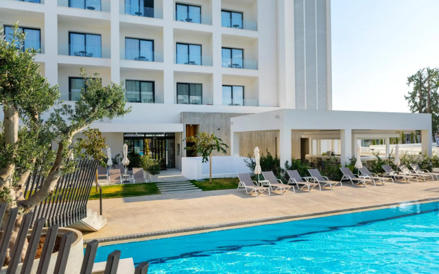 Anemi Hotel & Suites