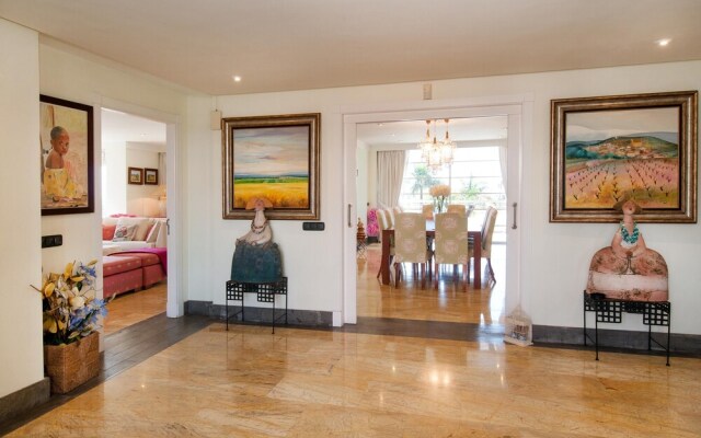 Superb Villa In Sonnenland For 12 Pers