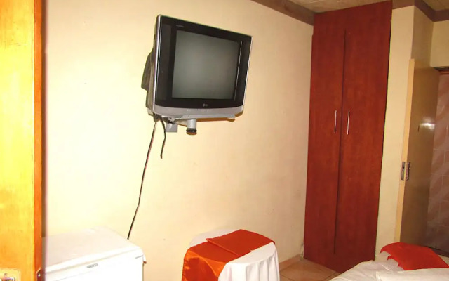 African Cave Lodge