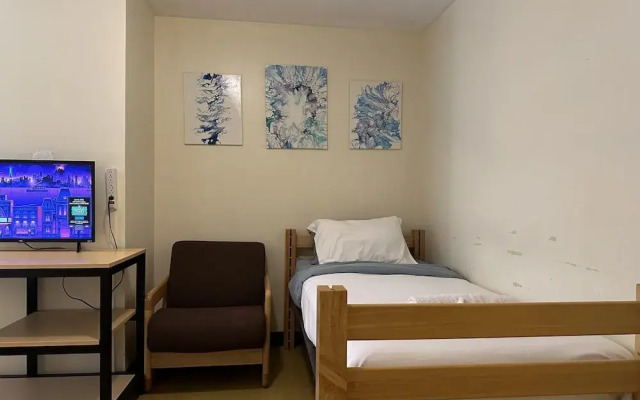 Cozy Downtown Apartment TV Walk Everywhere
