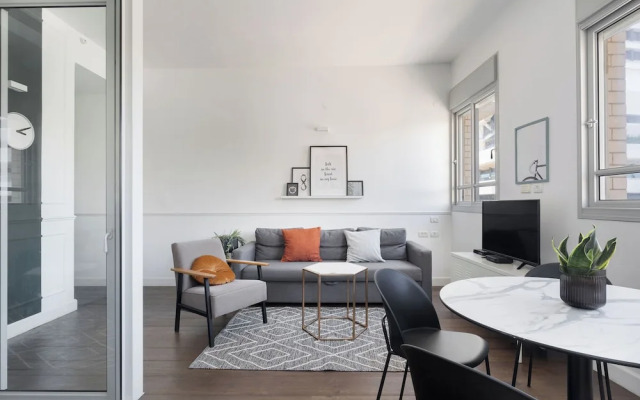Bauhaus Boutique by TLV2rent