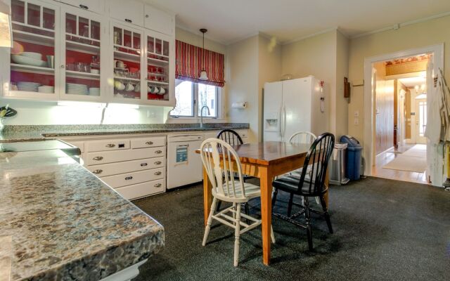 Captain Lawrence Inn