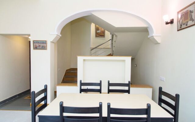 OYO 11064 Home Spacious 3BHK Near Hiran Magri