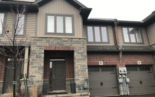 Exceptional Townhouse at Lake Ontario