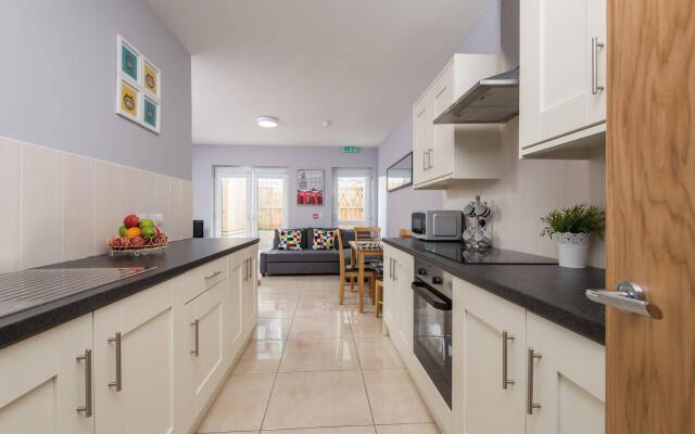 Giant Serviced Apartments
