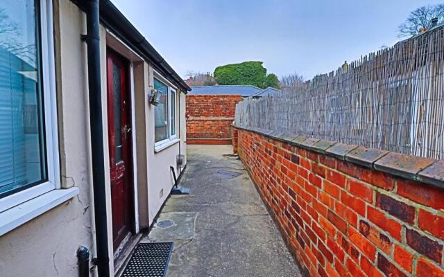 Superb 4 Double Bedroom House Lincoln