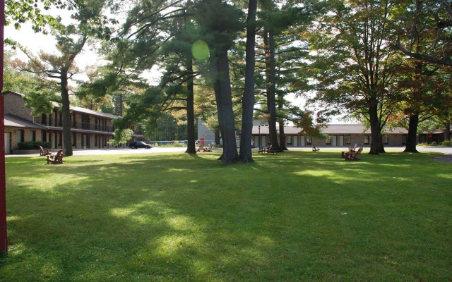 Rideau Heights Inn