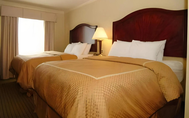 Spark by Hilton Cincinnati Fairfield