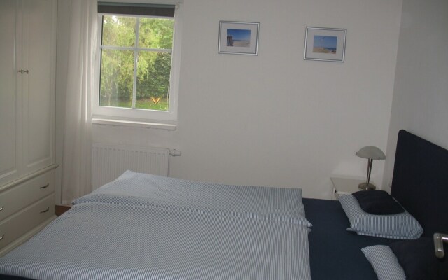 Tranquil Bungalow in Neuburg near the Sea