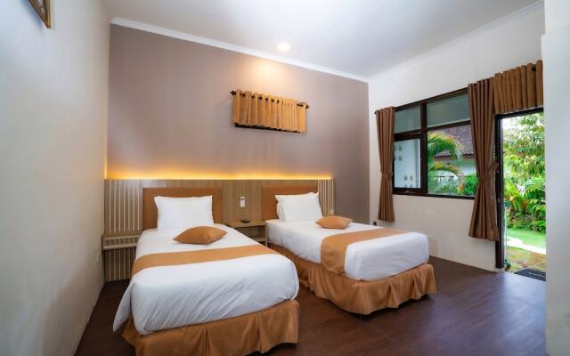 Nirvana Hotel Resort Tetebatu