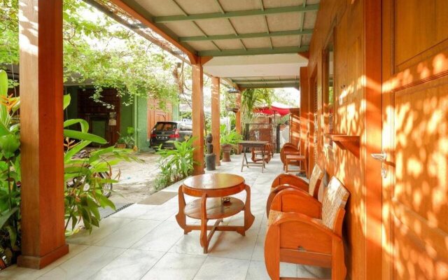 OYO 4016 Tan Jokteng Guest House