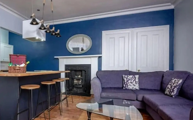 Market Street Apartment Sleeps 6