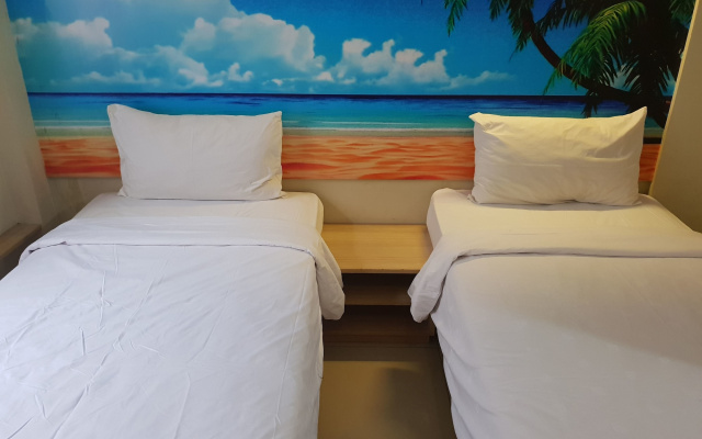 ZEN Rooms Image Hotel and Resto