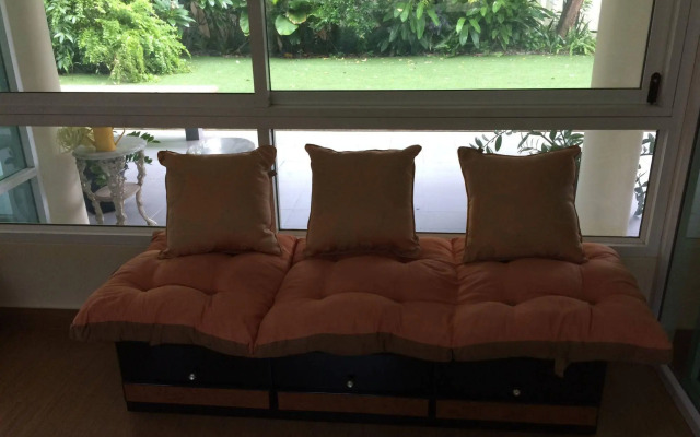 Ratchayothin Cottage