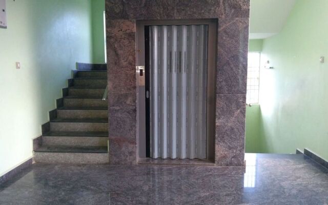 Iroomz Aditya Residency