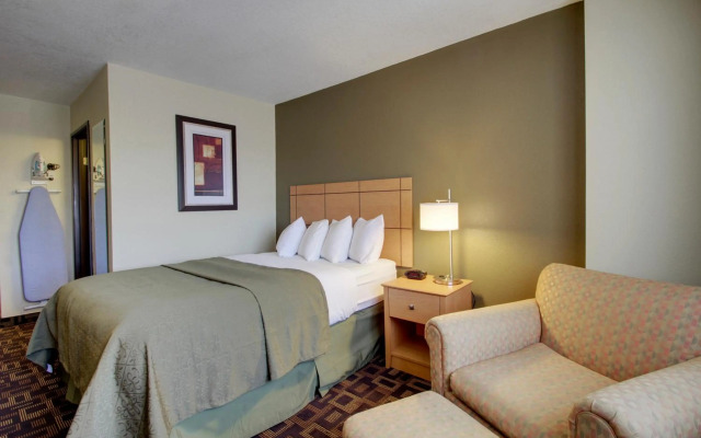 Quality Inn & Suites Des Moines Airport