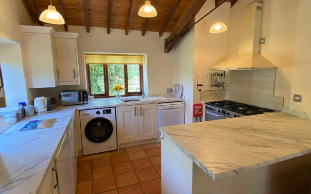 Brundish, Suffolk Barn, 2 Bed Idyllic 6 Acres