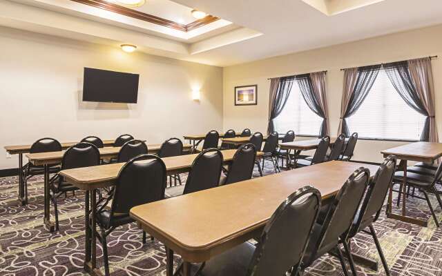 La Quinta Inn & Suites by Wyndham Fresno Northwest