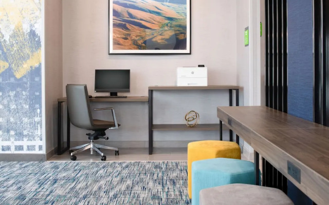 Fairbridge Inn Express