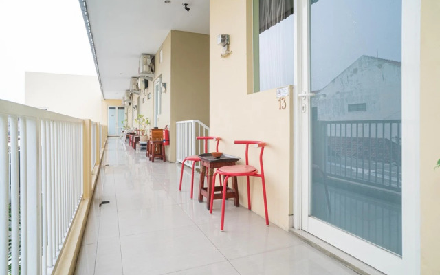 RedDoorz Syariah near Suncity Mall Sidoarjo