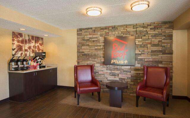 Red Roof Inn PLUS+ Chicago - Willowbrook