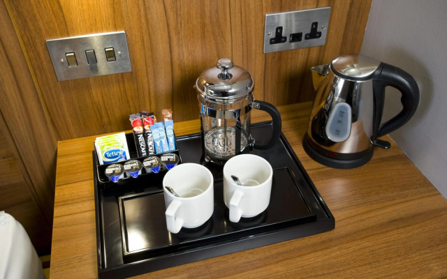 London Court Hotel