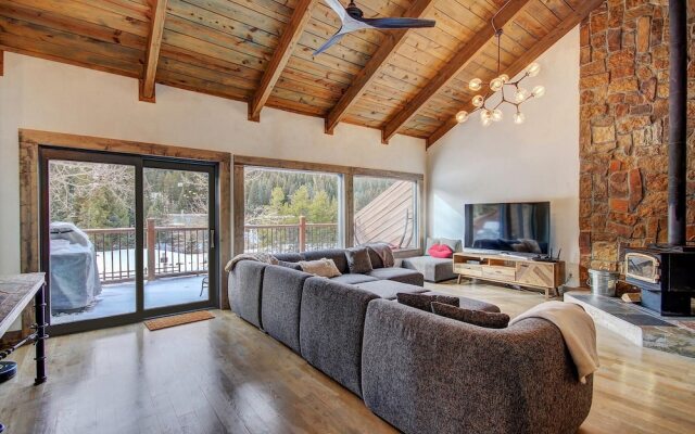 Eagle Ridge Escape 5 Bedroom Townhouse by RedAwning