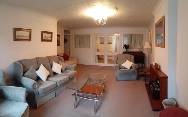 Clarence Road Apartment