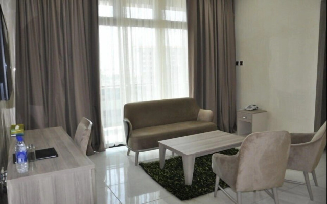 Springhill Hotel & Suites