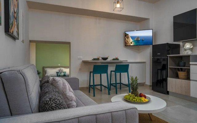 Andy & Hari's Elegant Town Studios