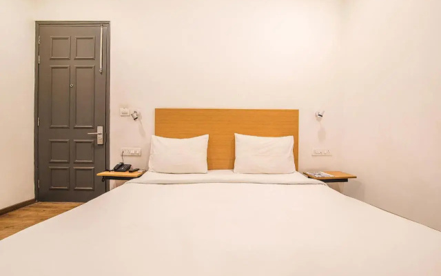 Fabhotel Kingston House