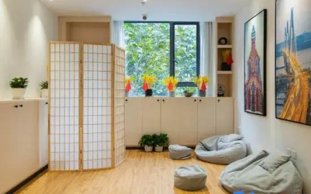 Luojia Youth Hostel