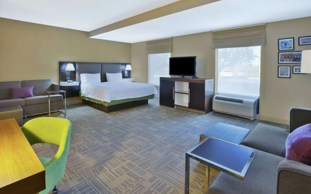 Hampton Inn Commerce Novi