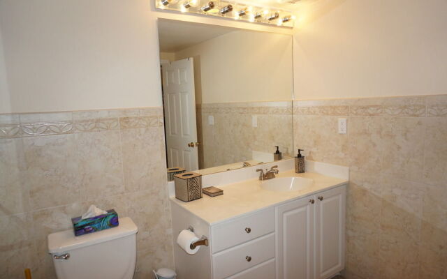 Amazing Condo 3 min to the Beach