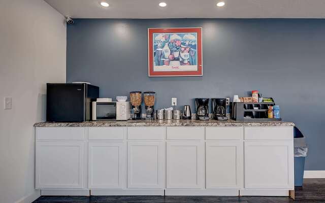 Travelodge by Wyndham Spirit Lake/Okoboji