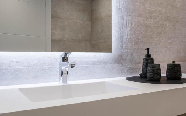 AL-1514 - 3 bedrooms Apartment